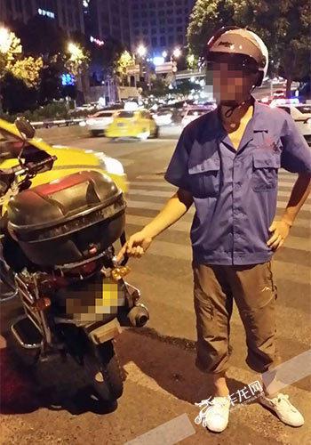 駕駛員主動(dòng)要求進(jìn)行酒精含量測(cè)試。警方供圖