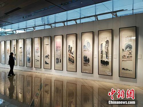 齊白石作品《山水十二條屏》在北京展出。<a target='_blank'  _fcksavedurl='http://www.chinanews.com/' _fcksavedurl='http://www.chinanews.com/' >中新網(wǎng)</a>記者 宋宇晟 攝