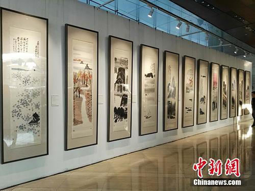 齊白石作品《山水十二條屏》在北京展出。<a target='_blank'  _fcksavedurl='http://www.chinanews.com/' _fcksavedurl='http://www.chinanews.com/' >中新網(wǎng)</a>記者 宋宇晟 攝