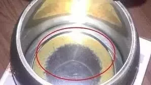 太惡心！女游客竟用酒店燒水壺煮自己的臟內(nèi)褲