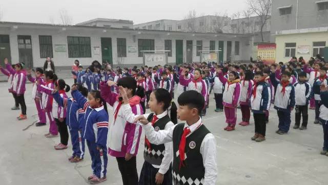 關(guān)愛留守兒童送溫暖，帶去我們冬日的關(guān)愛