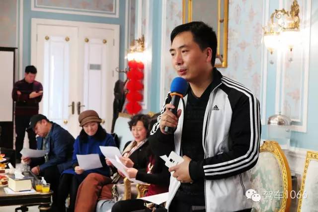 星星裝飾公司董事長、詩人 孔令偉