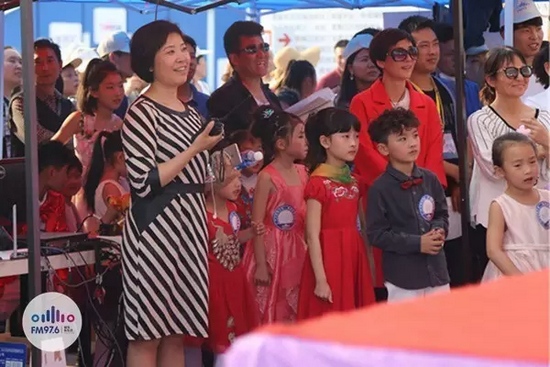 等等，這畫(huà)風(fēng)轉(zhuǎn)變太快我不明白了，看見(jiàn)啥了突然這么高興？