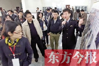 鄭州新鄭綜合保稅區(qū)的成就，引發(fā)了六省媒體記者的關(guān)注