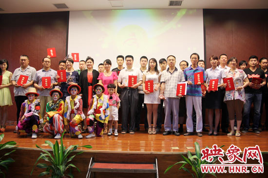 經(jīng)過網(wǎng)絡(luò)投票和專家評審，最終農(nóng)民兄弟樂隊(duì)的歌曲《中國夢》、動畫片《紅孩兒與大學(xué)院》以及《中原福塔兒童