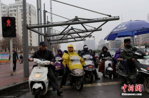 鄭州街頭遮陽(yáng)棚