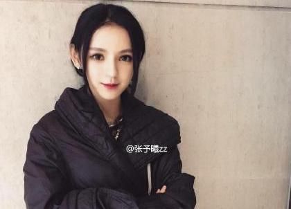 國民老公王思聰?shù)木p聞女友張予曦，93年