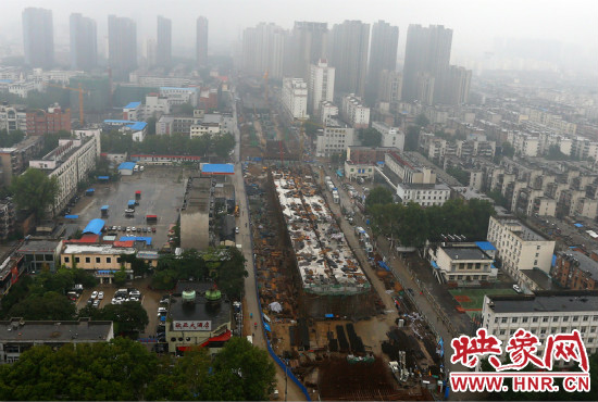 明年春節(jié)前高架橋部分道路將建成通車。
