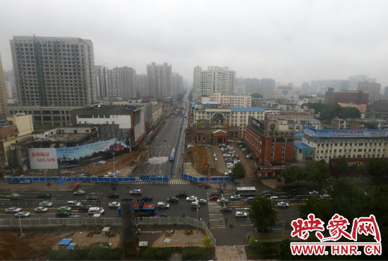 經(jīng)三路下穿金水路隧道工程已經(jīng)開始封閉施工。