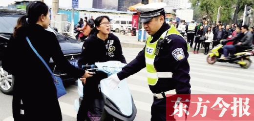 鄭州電動(dòng)車(chē)行人違法將被曝信息