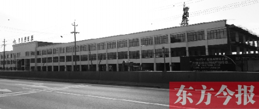 家居建材城已經(jīng)封頂，可耿莊村的安置房還未見蹤影。