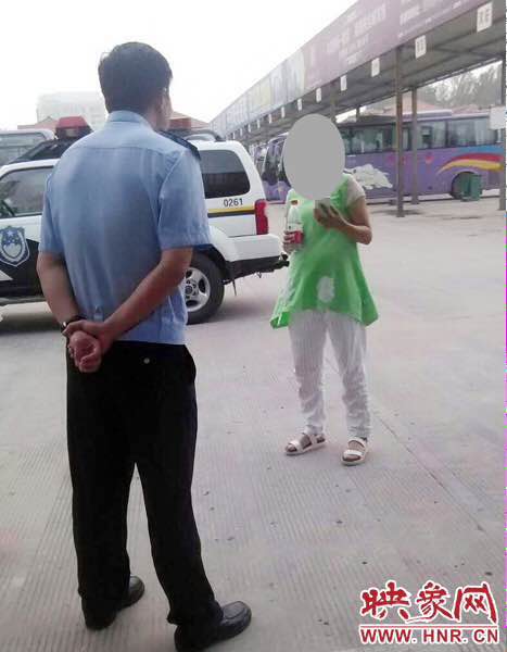 民警把這名女子送到了蘭考汽車站，給她買了回老家濮陽的車票