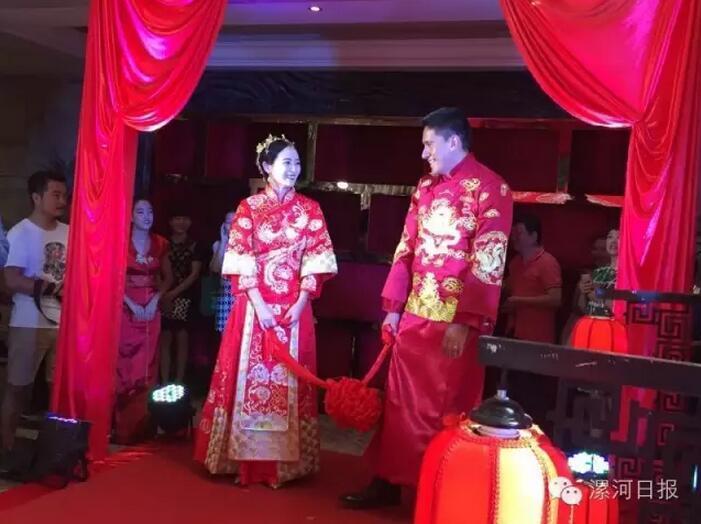 婚禮現(xiàn)場(chǎng)。