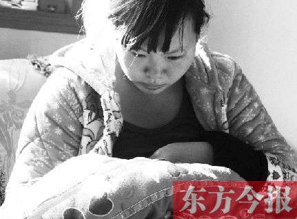 重新找回兒子蛋蛋，年輕的媽媽再也不忍離開