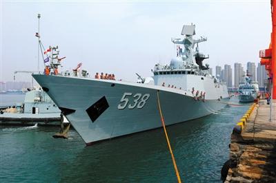 中國(guó)導(dǎo)彈護(hù)衛(wèi)艦煙臺(tái)艦——滿載排水量4000余噸，艦長(zhǎng)134.1米，艦寬16米，是我國(guó)自主設(shè)計(jì)、研制的