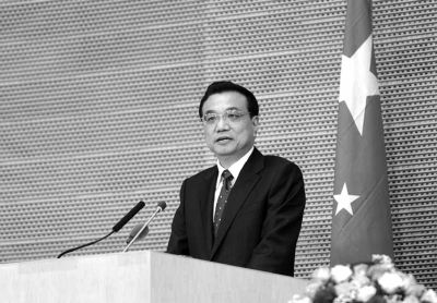 當(dāng)?shù)貢r間5月5日，國務(wù)院總理李克強在非盟會議中心發(fā)表演講。圖/中國政府網(wǎng)