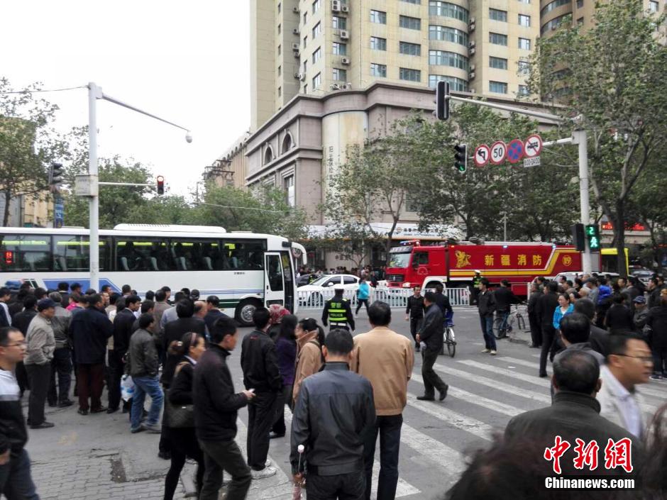 自治區(qū)和烏魯木齊市有關(guān)部門迅速處置，傷員已全部送往醫(yī)院救治。