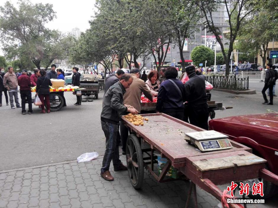 自治區(qū)和烏魯木齊市有關(guān)部門迅速處置，傷員已全部送往醫(yī)院救治。