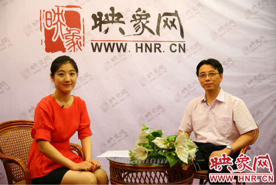 南京大學(xué)河南招生組負(fù)責(zé)人武港山教授做客映象網(wǎng)2014高招“名校面對面”系列視頻訪談。