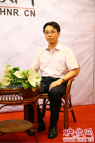 南京大學(xué)河南招生組負(fù)責(zé)人武港山教授。