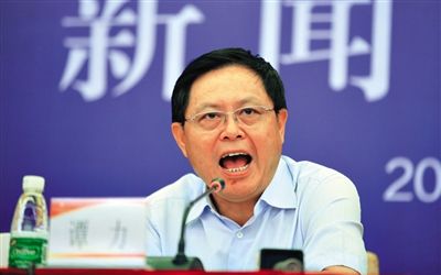 　譚力 男，1955年10月生，漢族，重慶市人，大學(xué)學(xué)歷，有知青經(jīng)歷。2009年3月前，一直在四川工