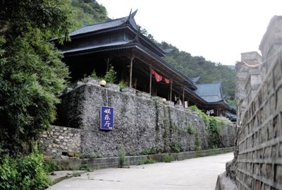 一處仿古“娛樂廳”位于山莊深處。