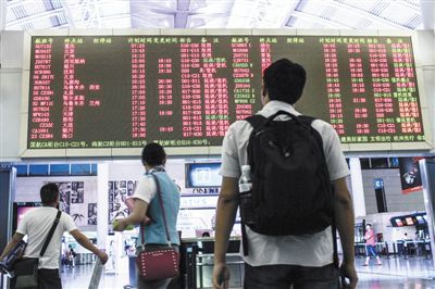 26日，杭州蕭山機(jī)場(chǎng)，航班大面積延誤。圖/CFP