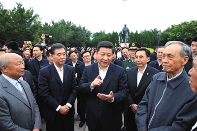 2012年12月11日，習近平任總書記后，首次出京考察選擇廣東，在深圳蓮花山向鄧小平像敬獻花籃，強調(diào)