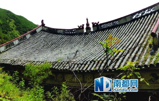 　照光寺在致歉微博中稱，該寺位于蒼山之上，年久失修，且沒有防火通道。