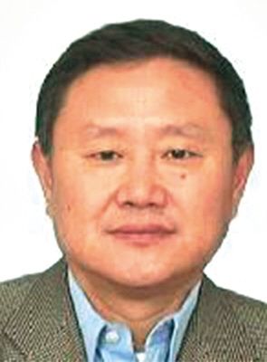 胡奉憲 現(xiàn)年60歲，外逃前任四川韻律實業(yè)發(fā)展公司總經(jīng)理、董事長，2009年11月逃往美國或澳大利亞。