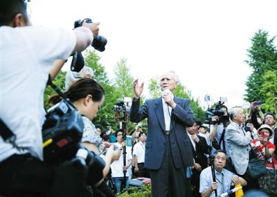 23日，91歲的日本前首相村山富市在東京街頭演講，反對(duì)日本政府強(qiáng)行推進(jìn)安保法案。