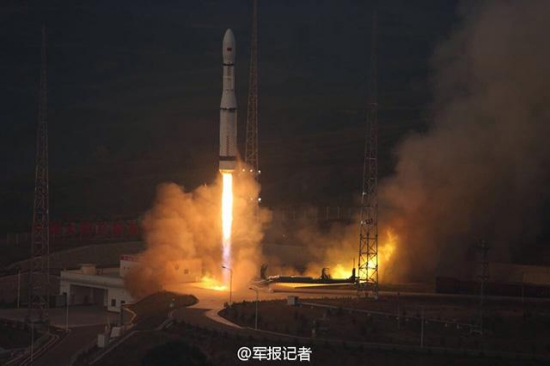 長征六號運(yùn)載火箭發(fā)射現(xiàn)場 解放軍報攝