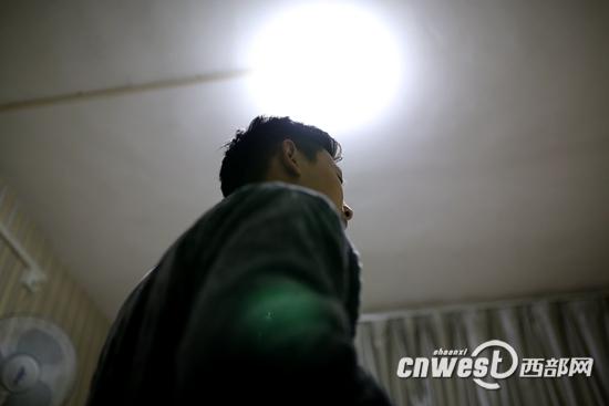 2013年2月份，17歲的林波在陜西省疾控中心拿到HIV確診報(bào)告。