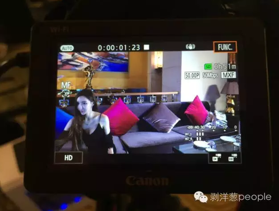 直播中的王瑞兒。攝影：于亞妮