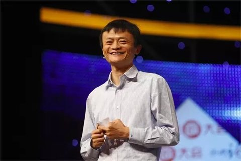 2011年8月17日，阿里巴巴集團(tuán)宣布，將提供30億元無息貸款，幫助員工解決首次置業(yè)問題，每人最高可申請(qǐng)30萬元。此外，阿里巴巴還將投入5億元設(shè)教育基金，通過和教育機(jī)構(gòu)共同辦學(xué)、與現(xiàn)有學(xué)校合作，解決員工子女入園、上學(xué)問題;向基層員工發(fā)放一次性的物價(jià)、子女教育補(bǔ)貼，預(yù)計(jì)總額超過4000萬元。
