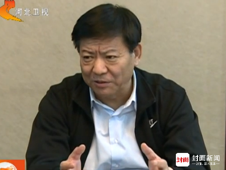 雄安新區(qū)臨時(shí)黨委書記袁桐利在新區(qū)主持召開座談會(huì)。