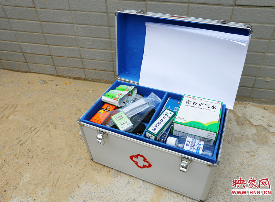 高溫天氣下，防暑藥品是必須準(zhǔn)備的