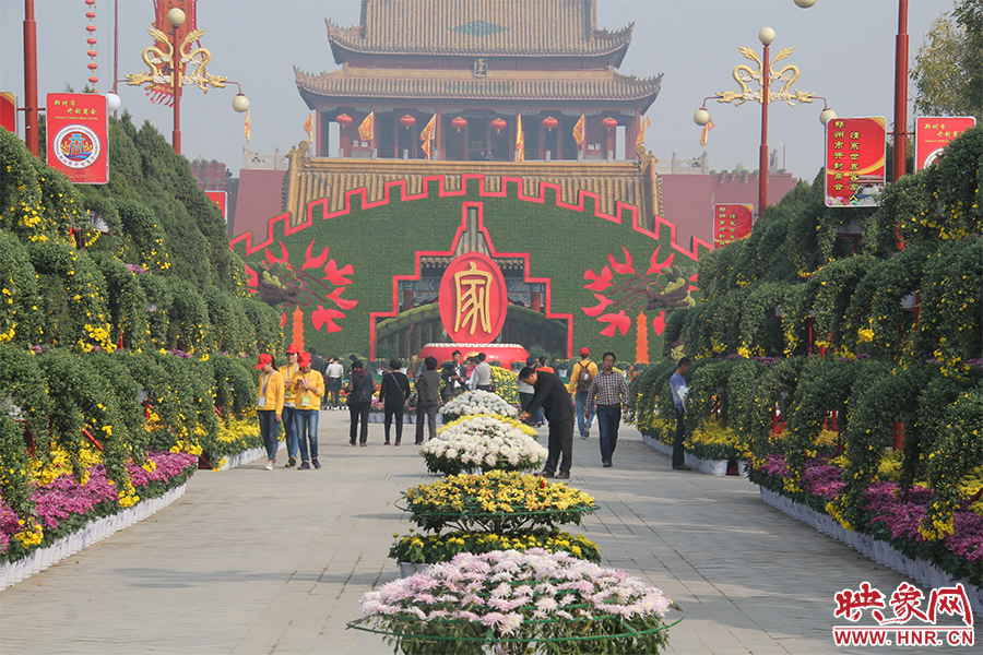 菊花布展將突出“熱烈祥和、喜迎客家、夢(mèng)圓開封”的特色，歷時(shí)1個(gè)月。