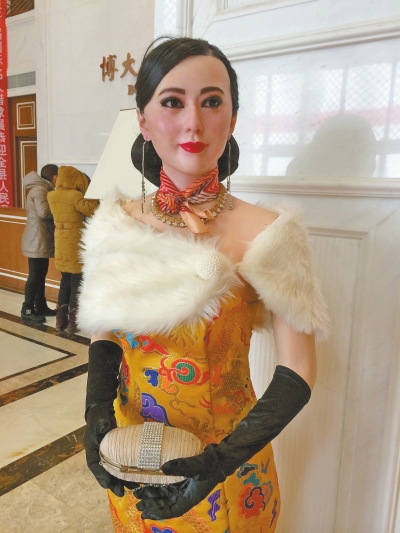 若不是這身似是而非的衣服，你能認(rèn)出這是范冰冰嗎？