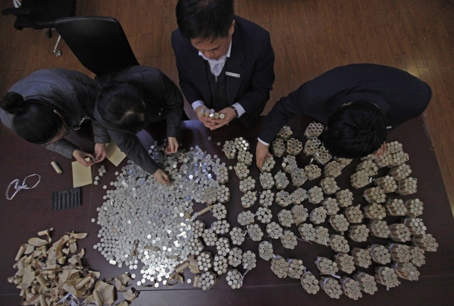 長(zhǎng)春男子欲存5萬(wàn)元硬幣 遭多家銀行拒收