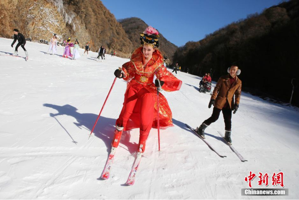 “洋貴妃”現(xiàn)身河南滑雪場(chǎng)