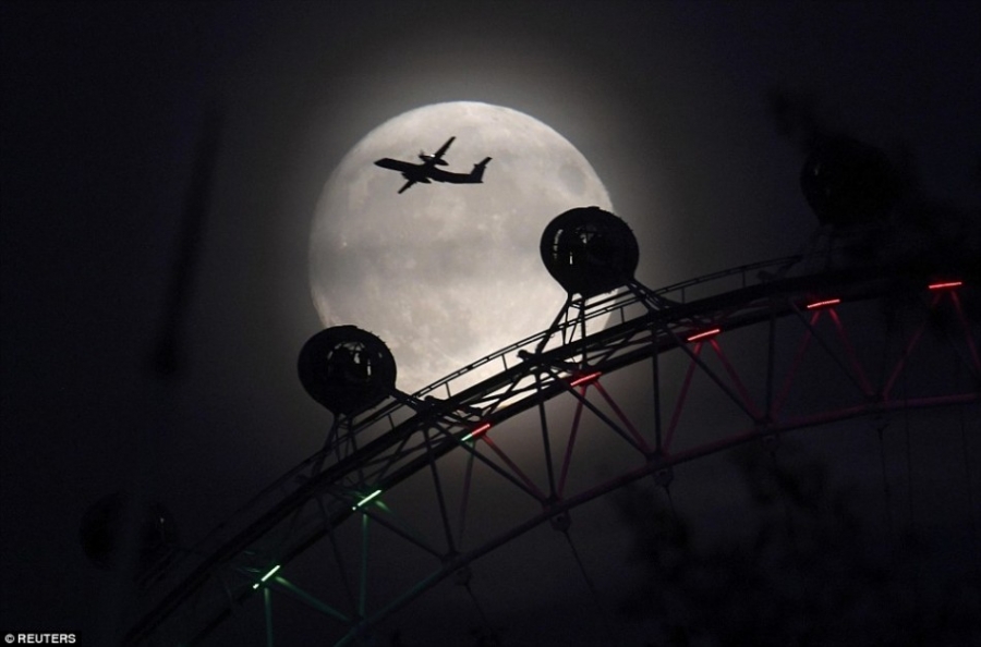 68年來最大！今晚夜空上演超級月亮