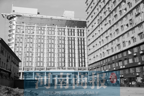 因購房尾款沒有交齊，鄭州一小區(qū)多戶業(yè)主的生活用水被停掉，有的連續(xù)半個(gè)月沒水吃。