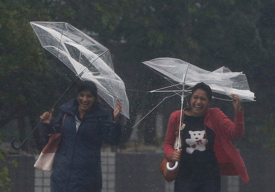 19號臺風(fēng)在日本登陸，帶來強(qiáng)降雨。