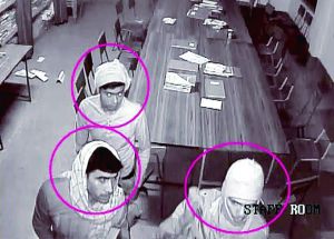 印度警方15日說，當(dāng)局已確認(rèn)涉嫌輪奸七旬修女的部分嫌疑人身份，正懸賞10萬盧比（約1500美元）通緝
