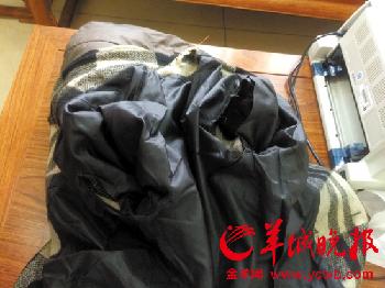 年邁體弱，一些老人家中衣物多年未洗，又舊又破