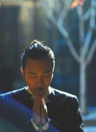 網(wǎng)傳李玉剛“出家”的照片。