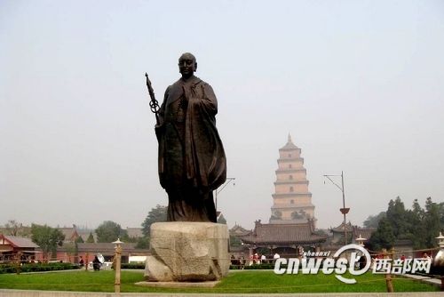 樹立于大雁塔前的唐玄奘像,他是中印兩國(guó)悠久交流史的代表人物。