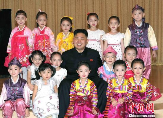 據(jù)朝中社5月30日報道，朝鮮勞動黨第一書記、朝鮮國防委員會第一委員長、朝鮮人民軍最高司令官金正恩在兒