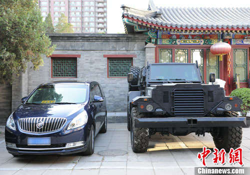 輕型聯(lián)合越野戰(zhàn)力與別克GL8商務MPV車對比。張龍云攝